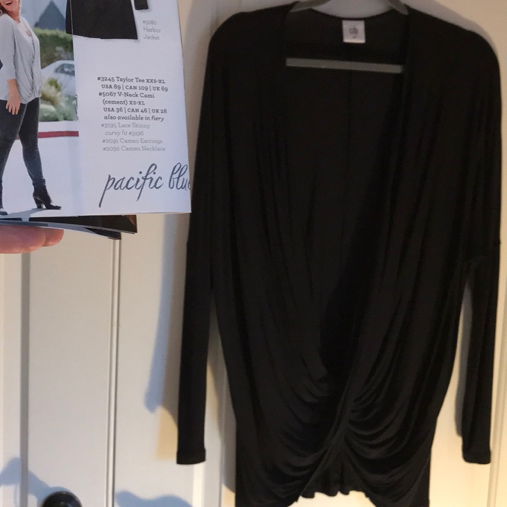 Cabi Taylor Tee, Super soft , longer in back